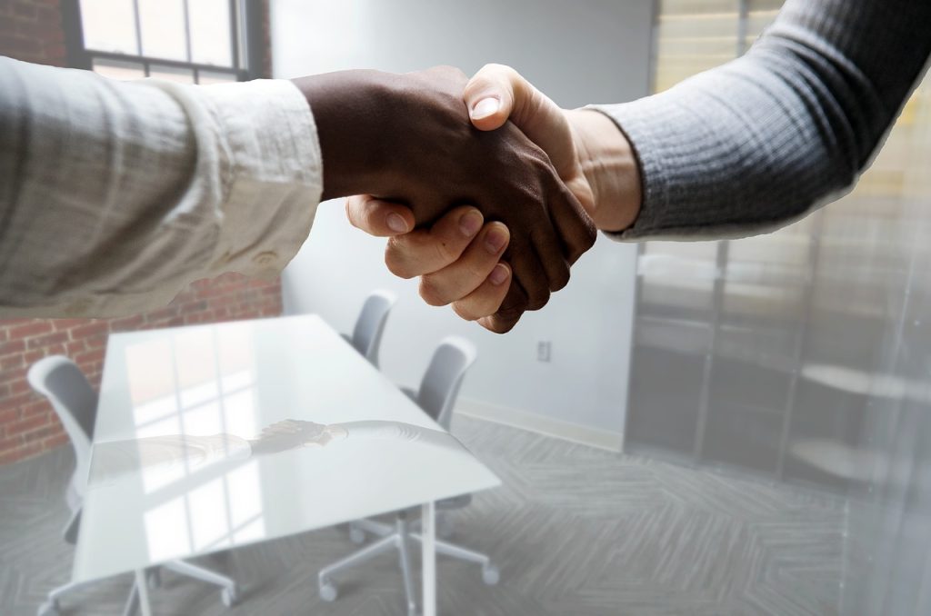 mise à jour des contrats et conformité